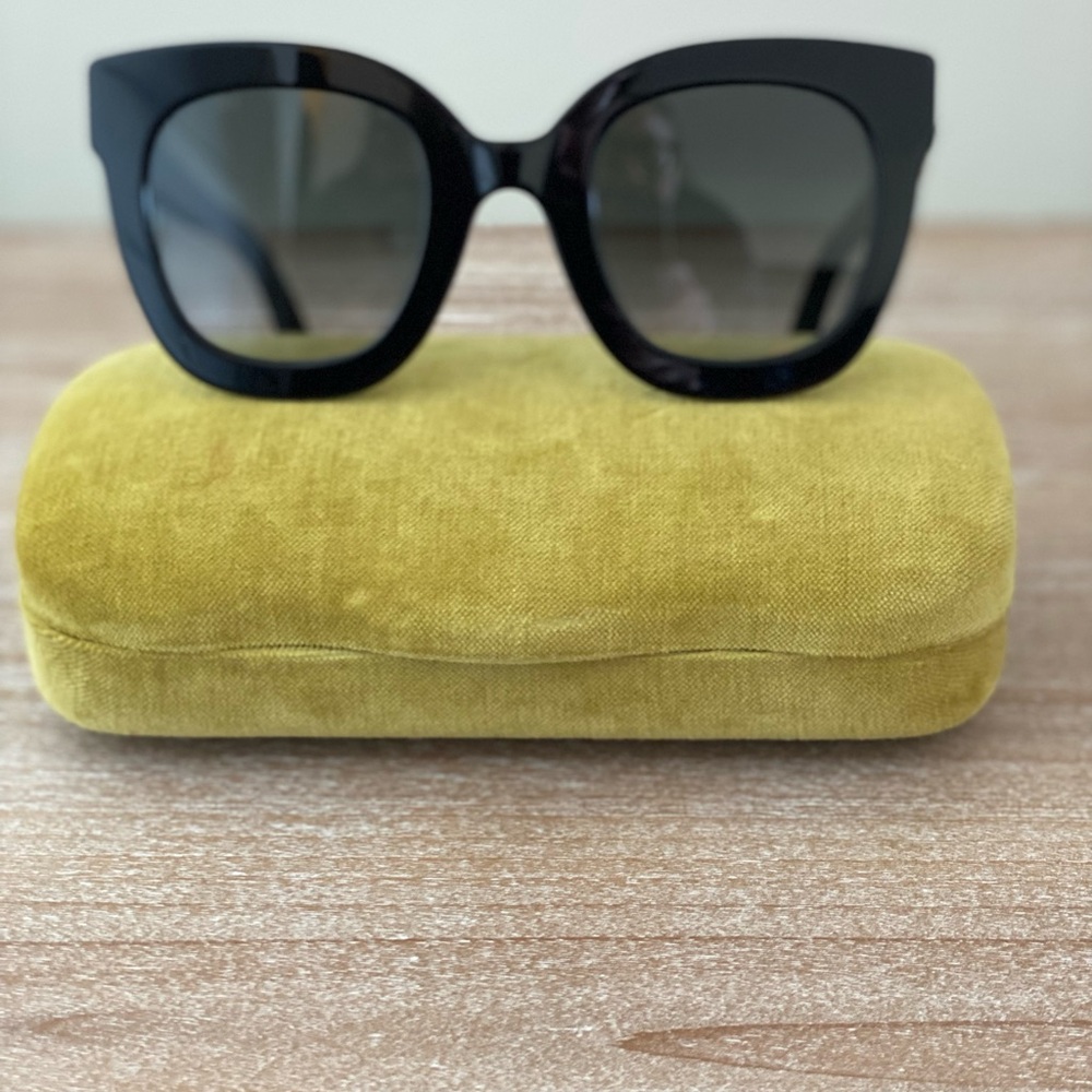 Like New Gucci GG0208S Sunglasses